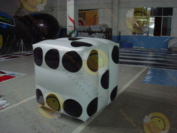 Globos llenados helio incombustible blanco del cubo para el anuncio al aire libre