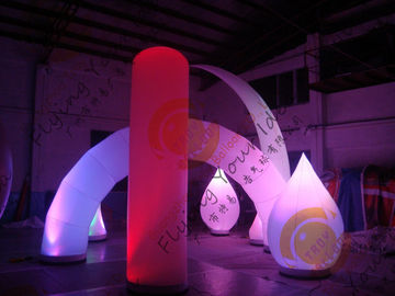 La publicidad del globo inflable del arco llevó la iluminación para la decoración del festival